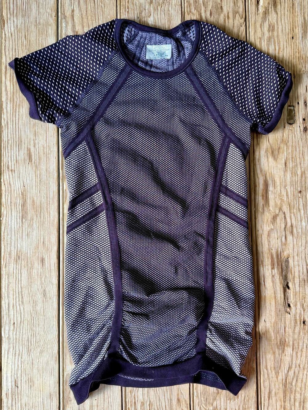Athleta Diamond Fastest Track Tee Plum Size XS Yoga Running Athleisure